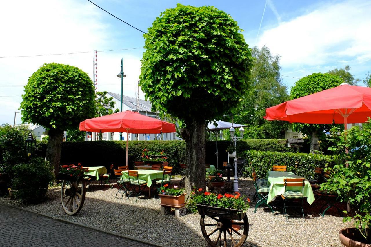 Hotel Loewen Кирхцартен Екстериор снимка