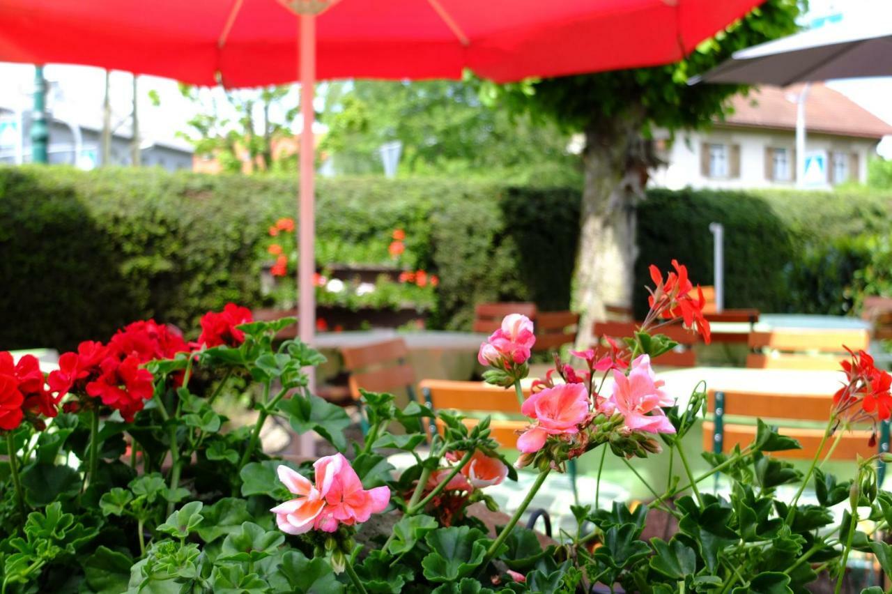 Hotel Loewen Кирхцартен Екстериор снимка