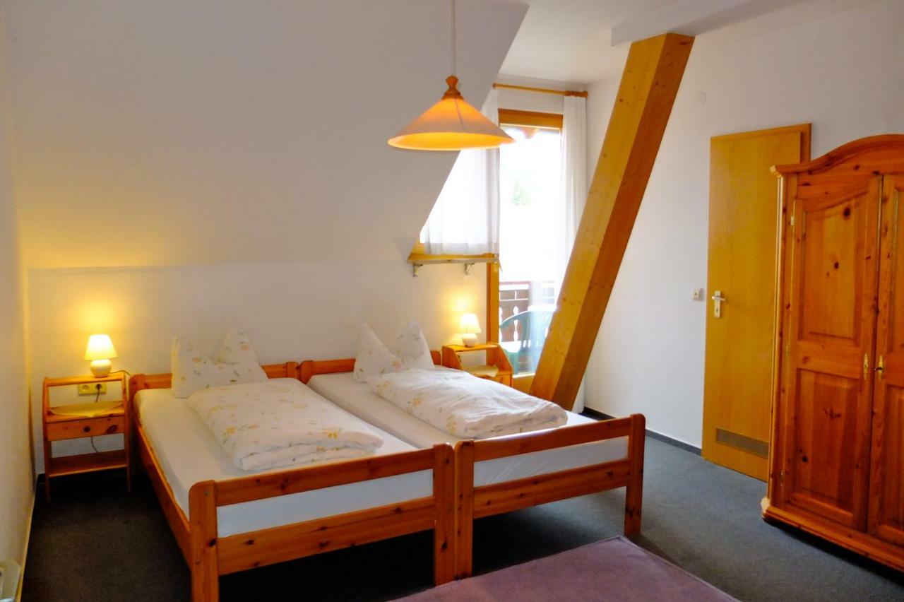 Hotel Loewen Кирхцартен Екстериор снимка