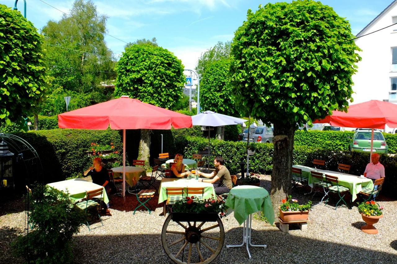 Hotel Loewen Кирхцартен Екстериор снимка
